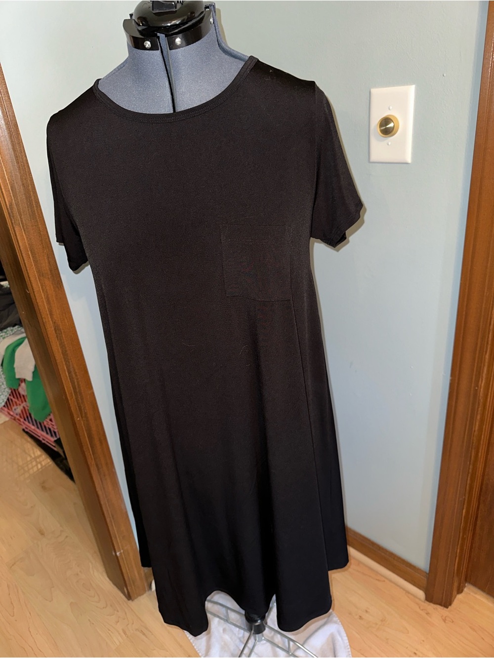 LuLaRoe Black Short-Sleeve Pocket Carly Dress